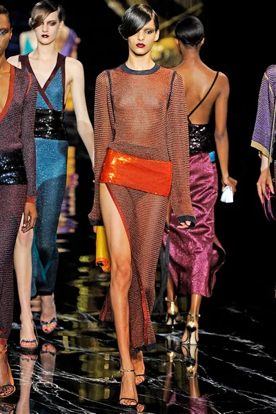 Look 19